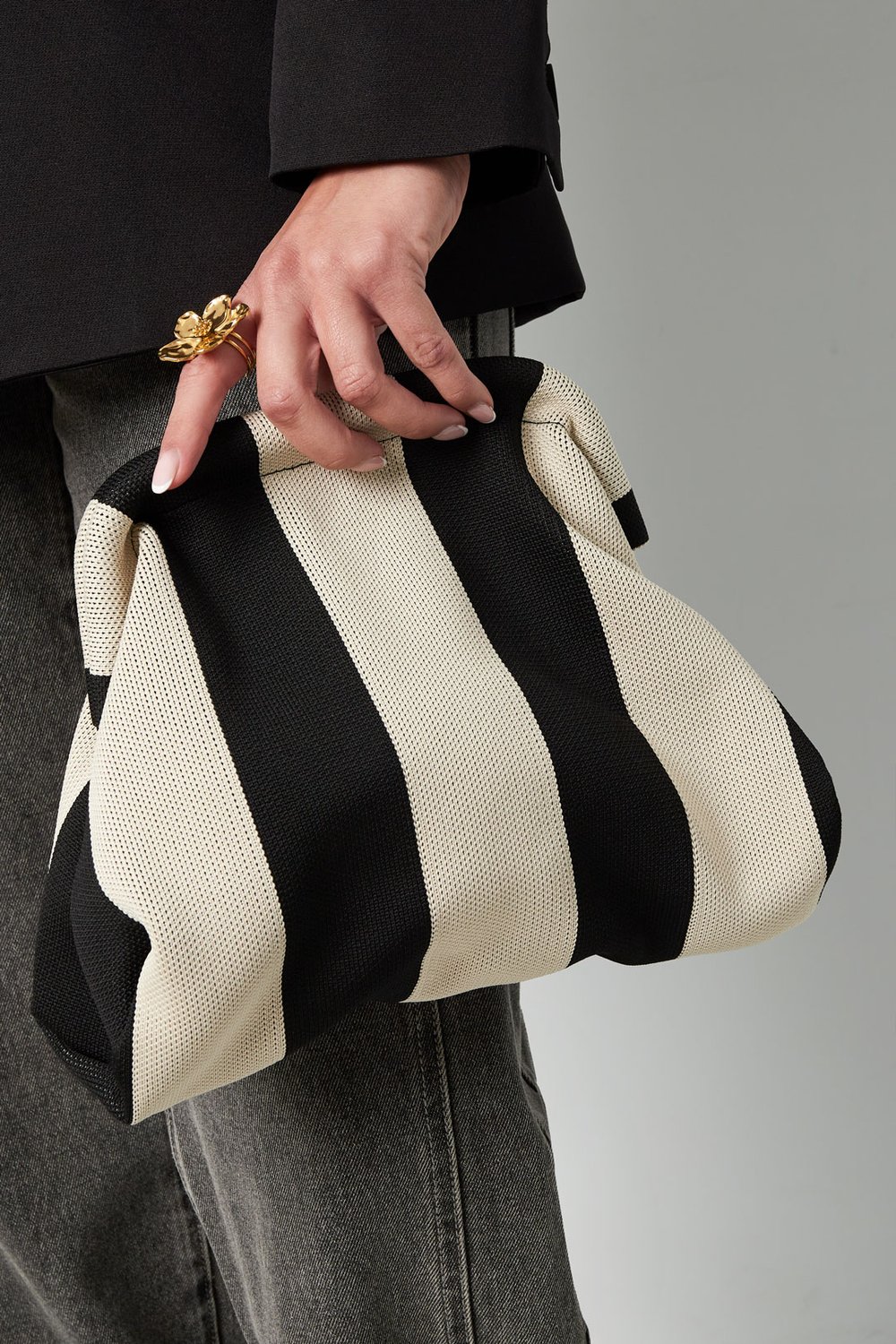 Striped beach clutch h5Picture3